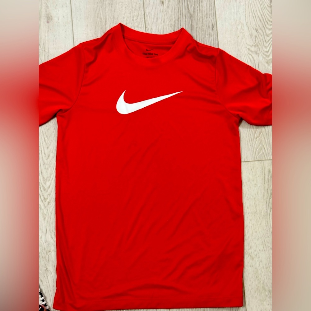 Nike boys XL dry fit shirt